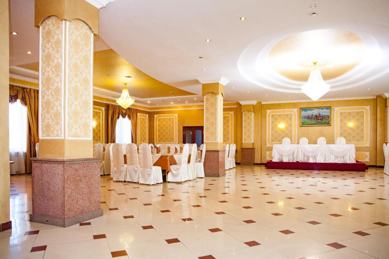 Ak Samal Hotel Караганда Екстер'єр фото